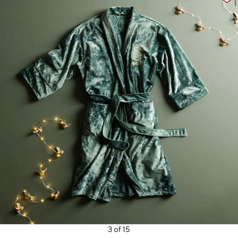 Holiday Pottery Barn Teen Harry Potter Hogwarts Slytherin Robe size S/M
